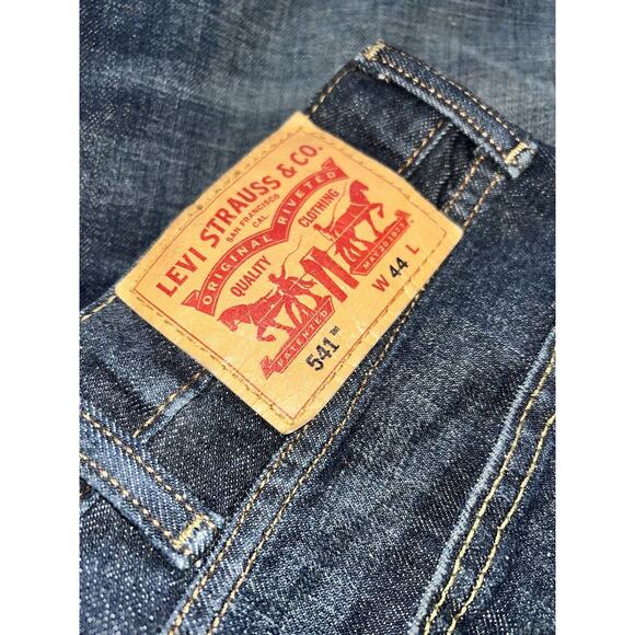 Levi's‎ 541 Denim Shorts Athletic Fit Dark Wash MENS SZ 44 - Picture 6 of 10